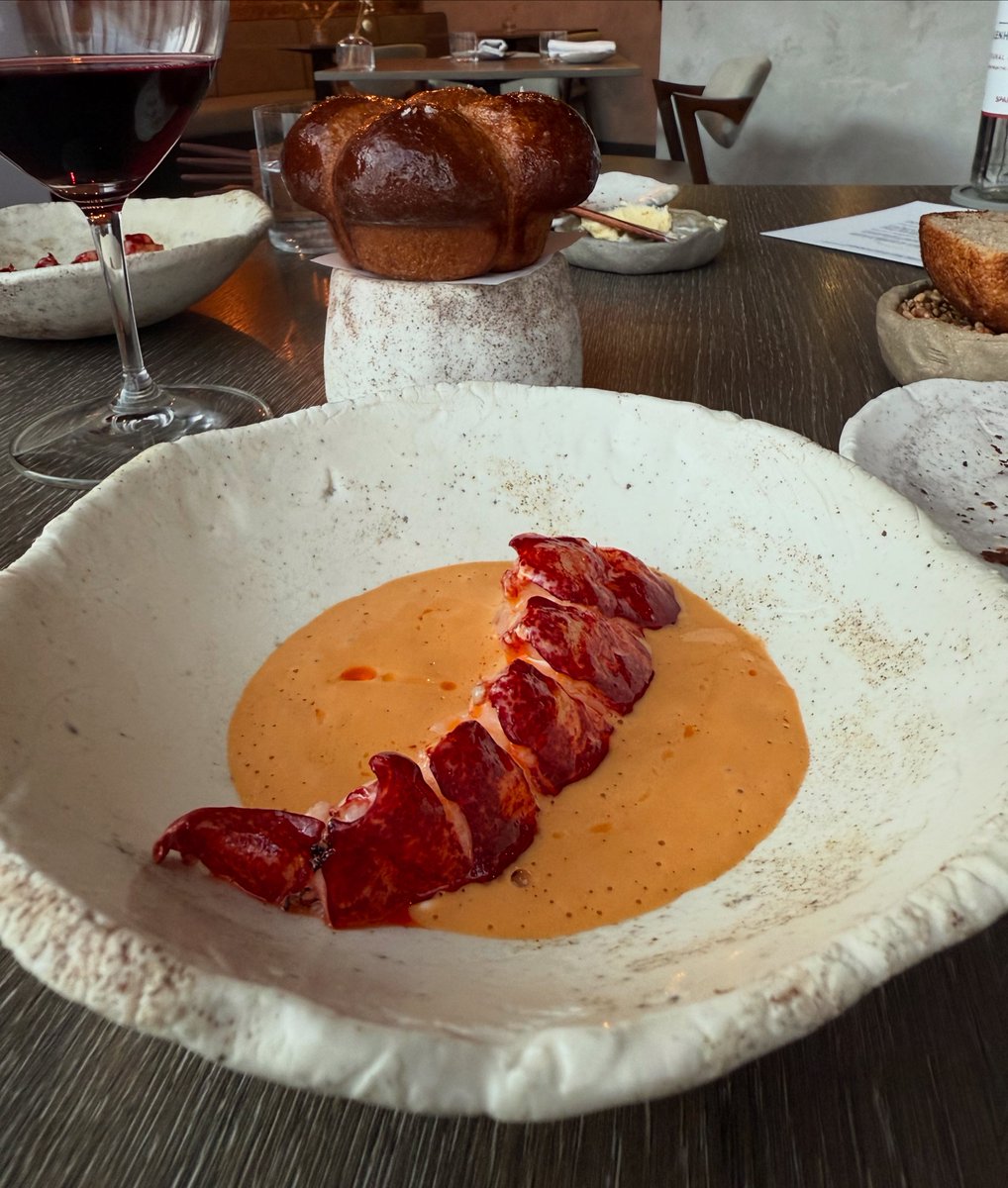 NEW POST.

Folium. Stop what you are doing. Read this. Go. 

meatandoneveg.blog/folium-jewelle…