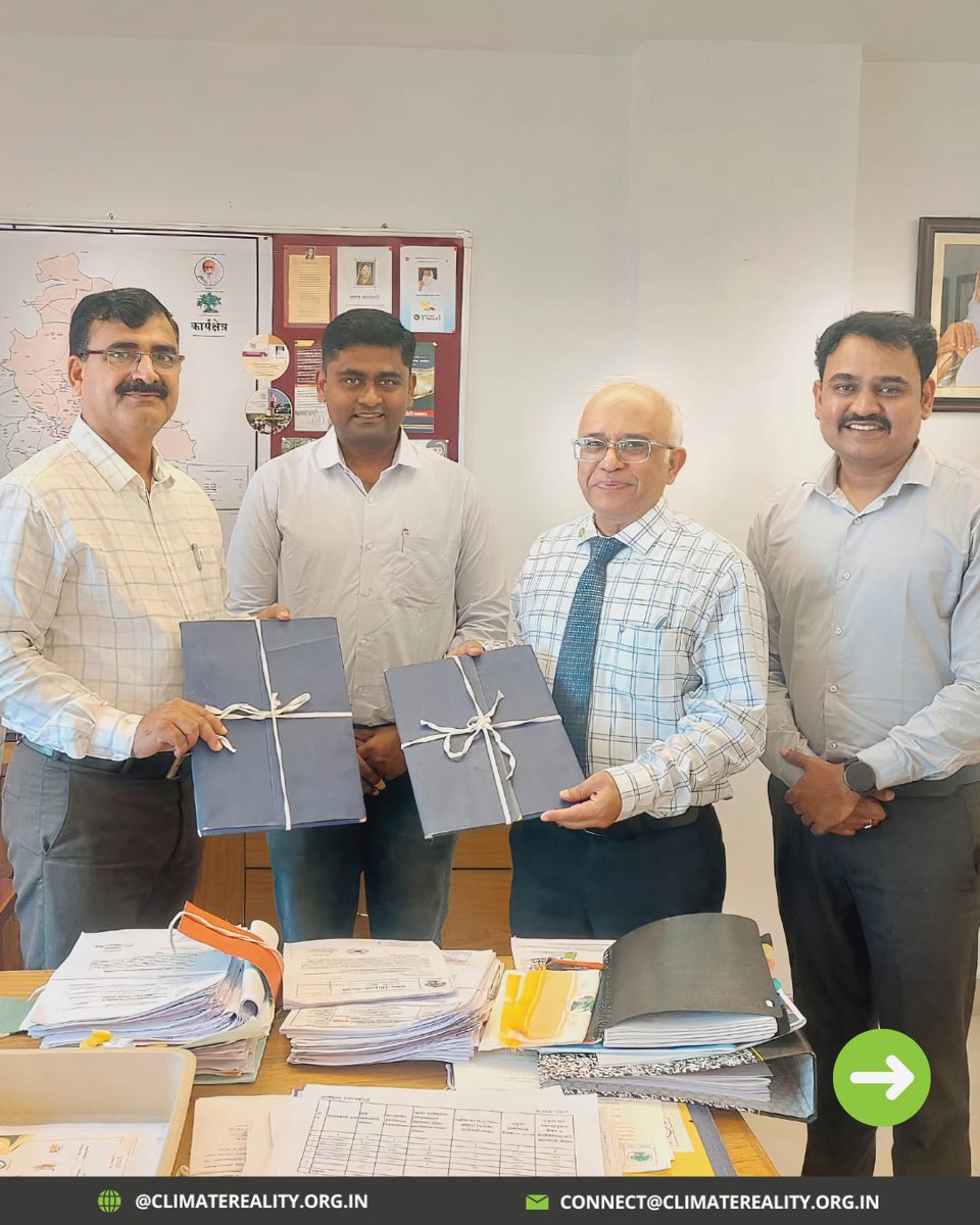 CR_INDSA's tweet image. 🌱MoU Renewal with Rayat Shikshan Sanstha, Satara! 

After training 3,500+ teachers in the 1st phase, our renewed Memorandum of Understanding moves the #GreenCampusProgramme into its next phase: empowering educators &amp;amp; nurturing climate-conscious campuses across #Maharashtra.
#GCP