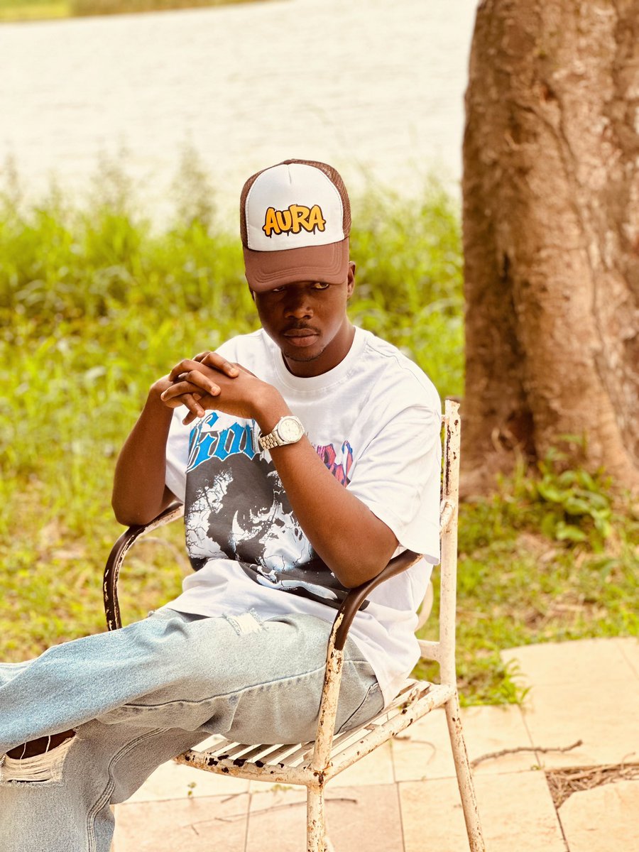 theaurabrand24's tweet photo. The wait is over.
Aura® Anniversary Collection is LIVE.
Available now don’t sleep on it. 
DM to get yours now.
#Aura #TruckerHats #Streetwear #NewDrop #FashionDrop
#Web3 https://t.co/ZyvCCBw01L