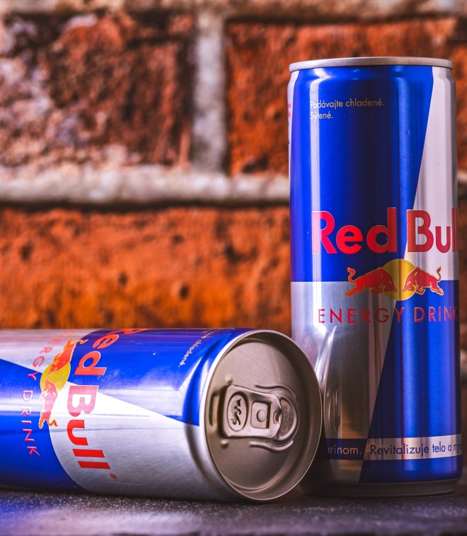 Las bebidas "energéticas" atraen a muchos jóvenes europeos 💥

🧃 ¿Sabías que casi el 70% de los adolescentes en Europa consume bebidas “energéticas”?

🗣️ El nutricionista Juan Revenga, y Miguel Ángel Ruiz, Presidente de la Asociación Española de Consumidores AESCON, Analizan los