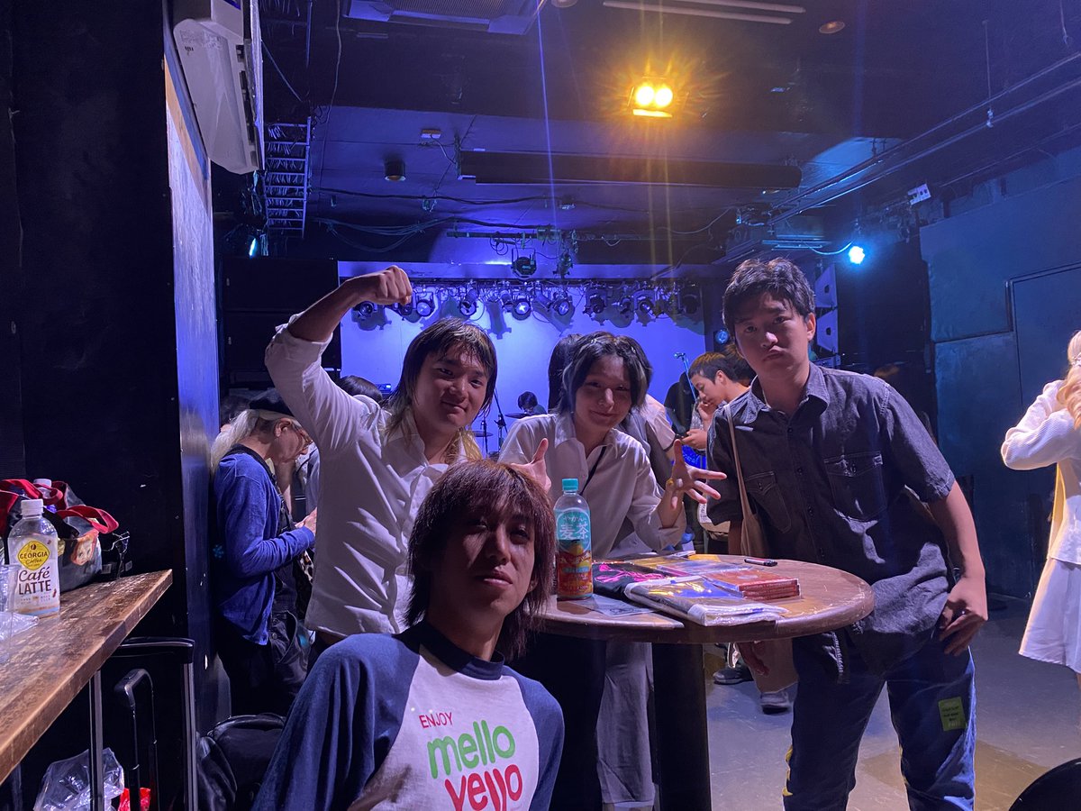 THE NAIVE BOYS tweet media