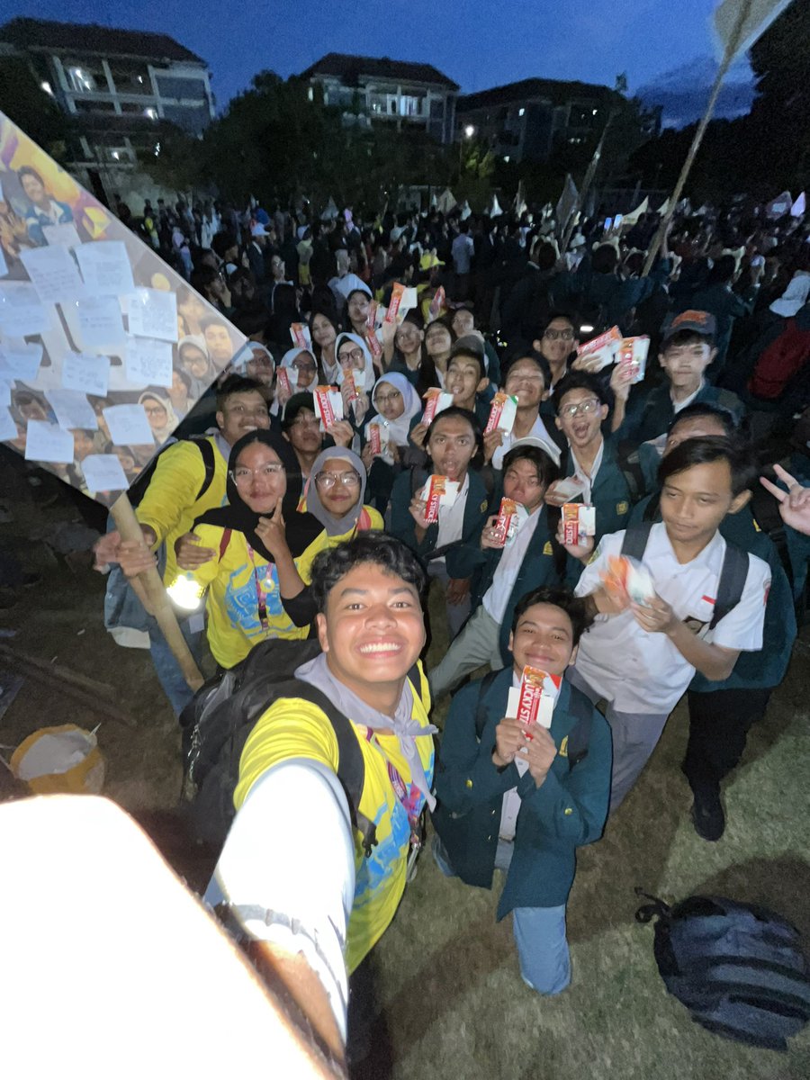 notsmailliw's tweet photo. mau diulang berapa ribu kalipun, aku akan tetap milih kalian untuk jadi pasmen ku dan keluarga ku.
Dan makasih aja ga akan cukup untuk merefleksikan kebaikan kalian.
Makasih ya, Realm 03, Kin 07, keluarga 205 🤍🤍🤍 #OSKMITB https://t.co/vcMAN53qMp