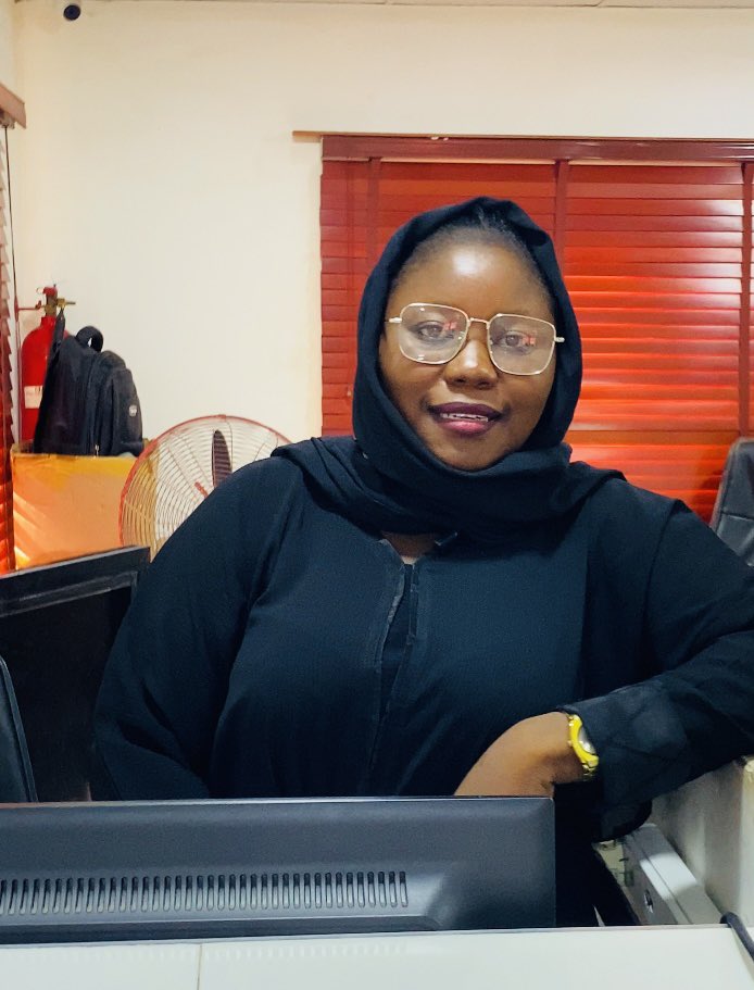 Standardmfb's tweet image. Jummat Kareem 🕌 

You can unlock countless benefits today, from low interest and flexible loans, saving interest and lots more by banking with us at Standard Microfinance Bank.

Let’s do more together.

#StandardMicrofinanceBank #Loans #Interest #Savings #financialinclusion