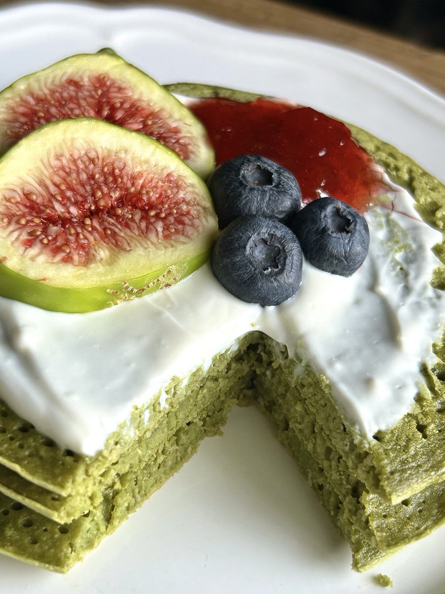 Friday matcha pancakes 💚😋