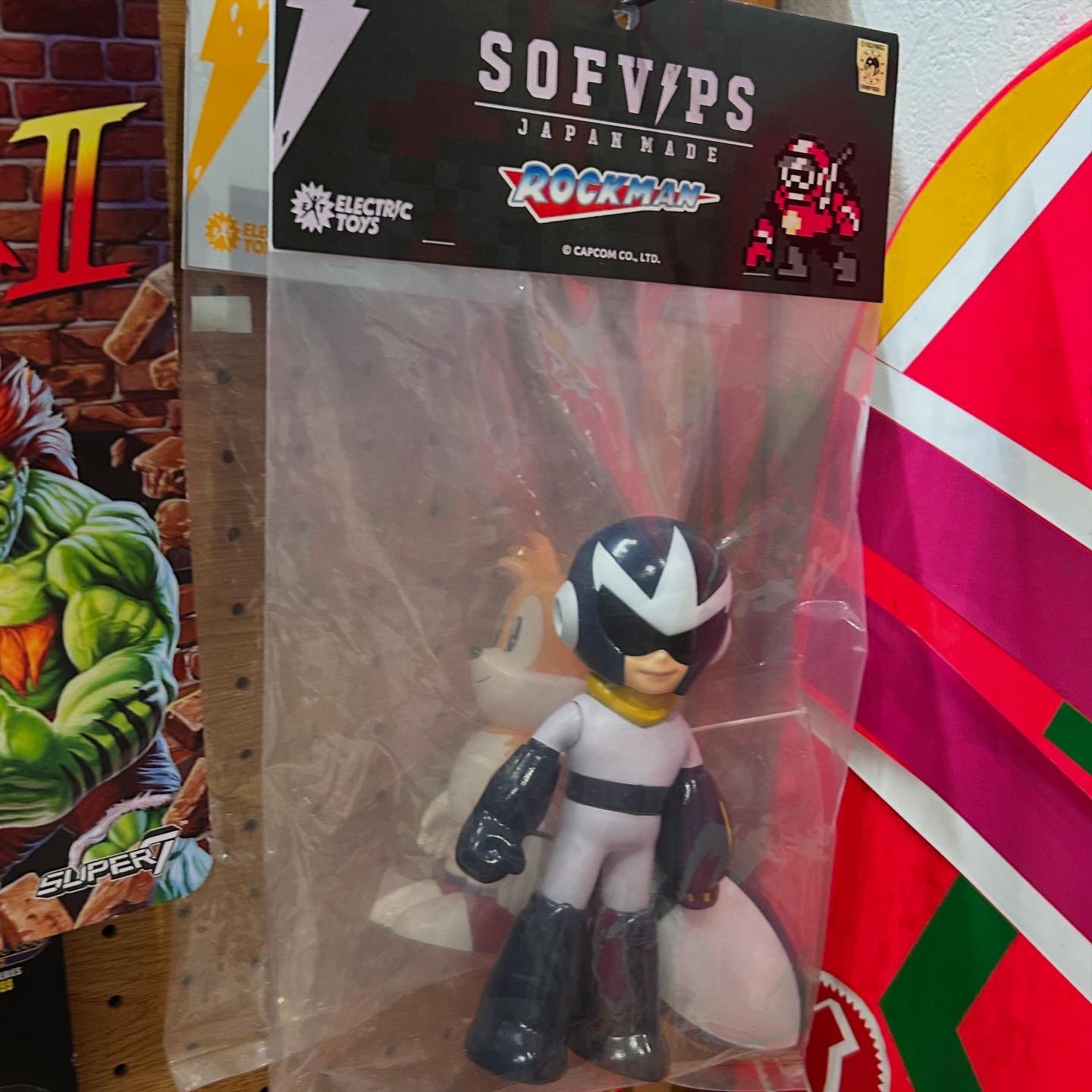 未開封 SOFVIPS ブルース ELECTRIC TOYS ロックマン ソフビ Amazon.co.jp: SOFVIPS ブルース ソフビ ロックマン ELECTRIC