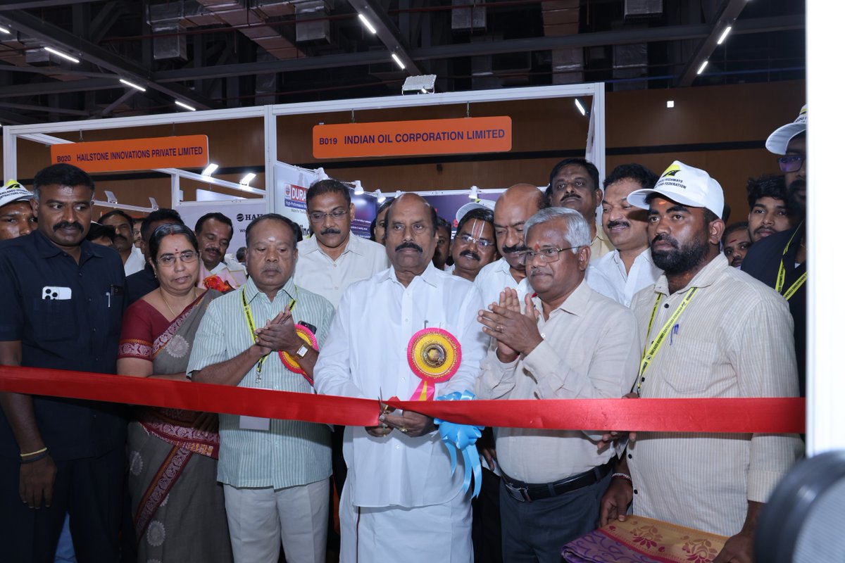 ConexSouth's tweet photo. The Technical Seminar at CONEX South 2025 was inaugurated by Thiru. E.V. Velu, Honourable Minister for Public Works (Buildings, Highways &amp; Minor Ports), Government of Tamil Nadu.

#CONEXSouth2025 #LiveFromChennai #SouthIndiaInfra #BuildingTheFuture #ConstructionLeaders https://t.co/vvDfBd2Ezo