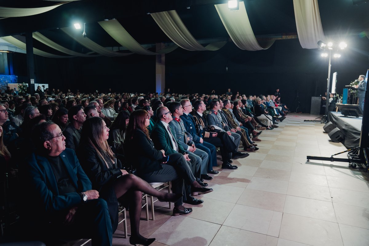 Gobierno Regional Tarapacá (@gore_tarapaca) on Twitter photo #CuentaPúblicaParticipativa 🗣
¡Gracias a todos y todas por su asistencia! 😃
El Gobernador José Miguel Carvajal Gallardo, presentó la Cuenta Pública 2024 del <a href="/Gore_Tarapaca/">Gobierno Regional Tarapacá</a>, en el marco del Mes de los #Dirigentes.
La autoridad se refirió a los principales logro del periodo #CuentaPúblicaParticipativa 🗣
¡Gracias a todos y todas por su asistencia! 😃
El Gobernador José Miguel Carvajal Gallardo, presentó la Cuenta Pública 2024 del <a href="/Gore_Tarapaca/">Gobierno Regional Tarapacá</a>, en el marco del Mes de los #Dirigentes.
La autoridad se refirió a los principales logro del periodo