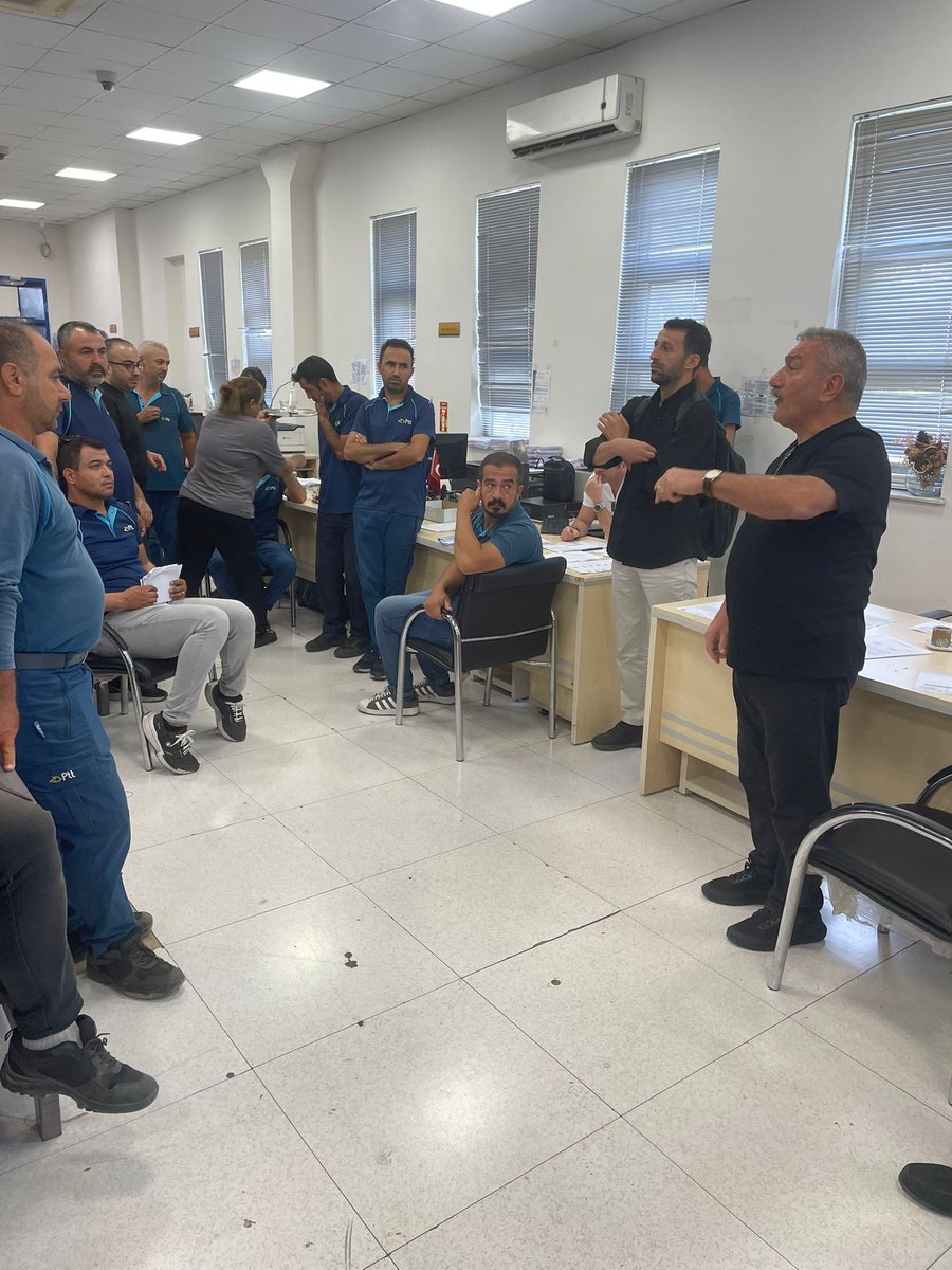 Gn.Mrk.Yön. Ayhan Zengin,İzzettin Ekin, 8 Nolu şb yön. Gülcan aydın, Yusuf Akad  veAhmet Aydoğan katılımı ile Adana Seyhan Dağıtım müd. emekçileri ile bir araya geldik.