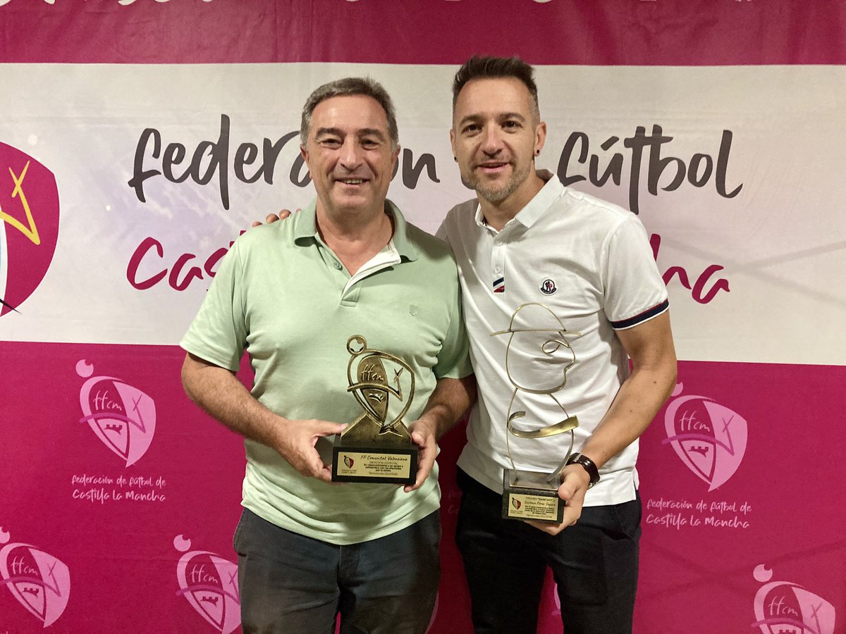 Justo ayer, en el #DíaFFCM de la <a href="/FFCM_es/">FFCM</a> me encontré a uno de los cracks del <a href="/peniscolafs/">Servigroup Peñíscola FS</a> 🤩

<a href="/gusaps/">gustavo perez segura</a> fue homenajeado también en Cuenca 👏🏼 Nos volveremos a ver en Peñíscola durante la temporada 😉