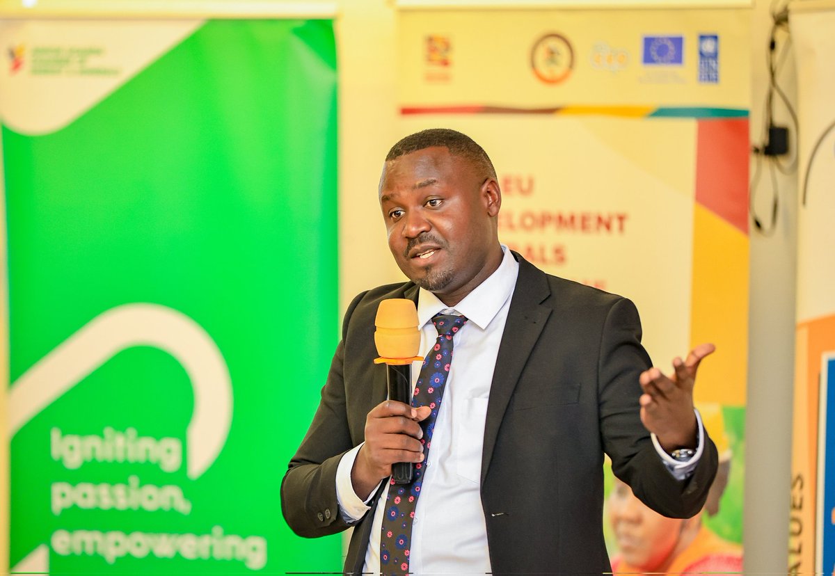 Junior Uganda Chamber of Energy and Minerals (@chamber_jr) on Twitter photo Wrapping up the 2-Day Business & Employability Training <a href="/BusitemaUni/">Busitema University</a>
Day 2 brought together 60 participants for:
🔹 Workplace Readiness with Mr. Micheal Musinguzi (<a href="/QSLUganda/">Q-Sourcing Servtec Uganda 🇺🇬</a> )
🔹 Unlocking Youth Opportunities in Mining with Ms. <a href="/Tukamuhebwa0/">Ronnia⚡️</a>
🔹 A student Innovation lab tour. Wrapping up the 2-Day Business & Employability Training <a href="/BusitemaUni/">Busitema University</a>
Day 2 brought together 60 participants for:
🔹 Workplace Readiness with Mr. Micheal Musinguzi (<a href="/QSLUganda/">Q-Sourcing Servtec Uganda 🇺🇬</a> )
🔹 Unlocking Youth Opportunities in Mining with Ms. <a href="/Tukamuhebwa0/">Ronnia⚡️</a>
🔹 A student Innovation lab tour.