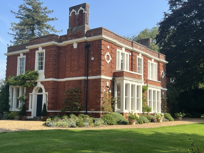 HertfordshirNGS's tweet photo. NEW! The Old Rectory in #Cottered near #Buntingford opens for your enjoyment on Sunday 7th 11.30-5.30. A large garden with a lake & ponds, large colourful beds, a perennial meadow, bog garden & woodland to explore. So much to see so don't miss this! More👇https://t.co/5AkkvJOkQB https://t.co/MUcQTkN5OJ