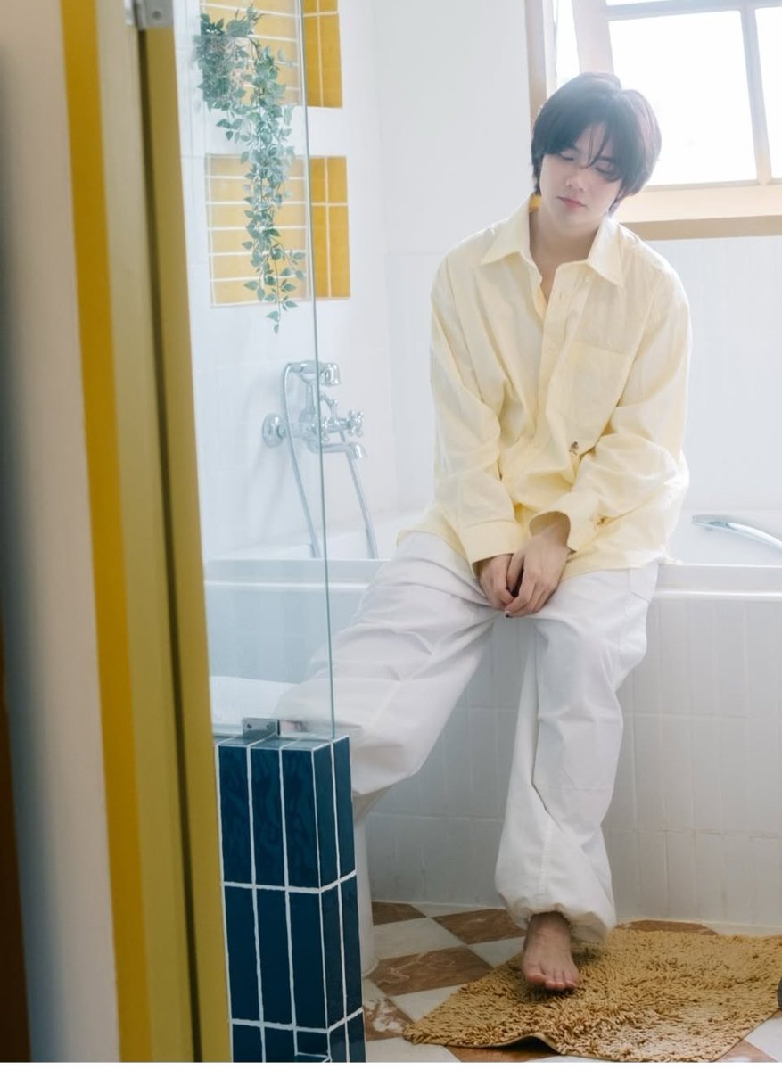 elinayourluve's tweet image. He is so beautiful, it hurts 😩😩

#BuildJakapan #Beyourluve 
@JakeB4rever