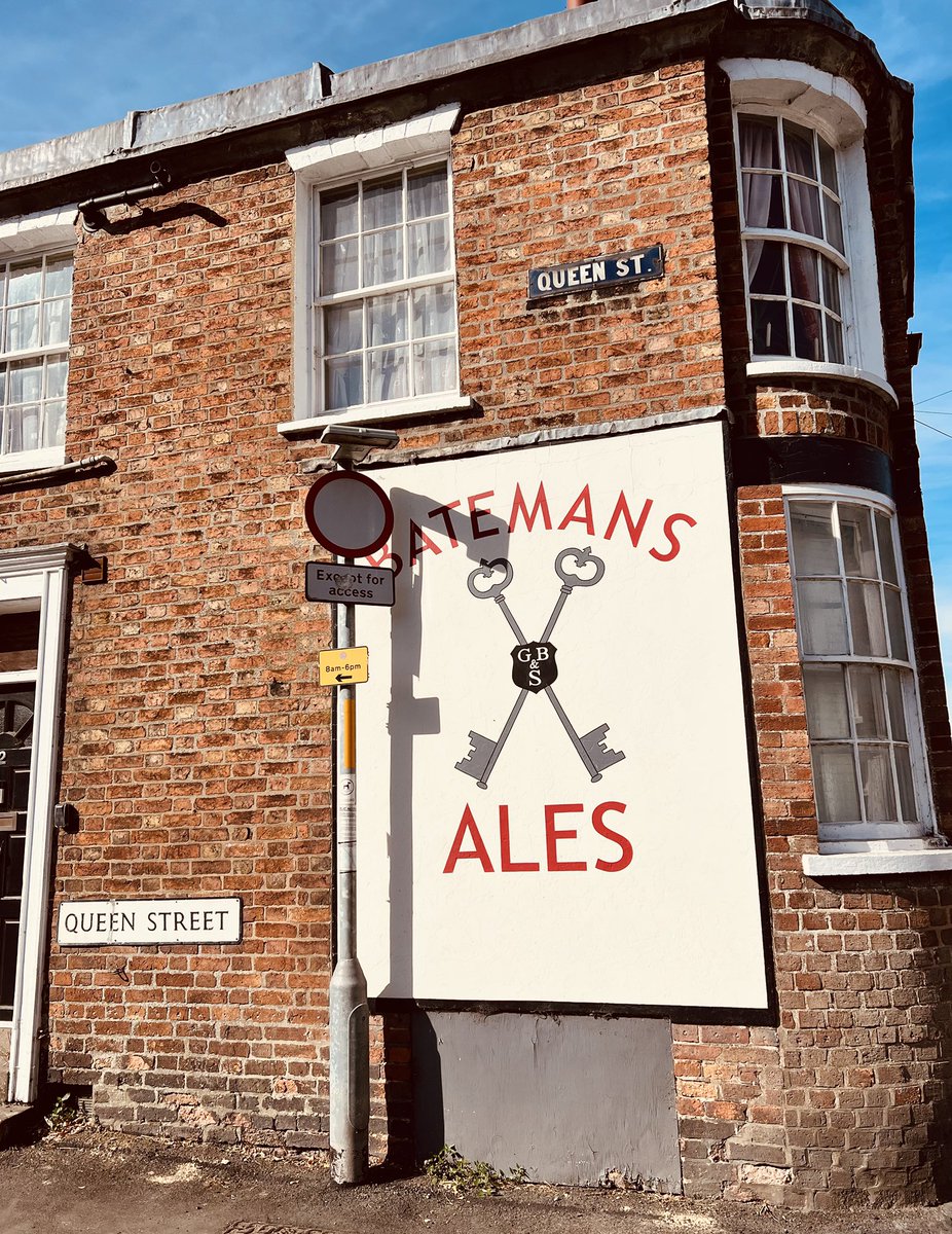 Great work by everyone restoring this hidden sign on the former Cross Keys Pub in Horncastle.
#LookUpLincs