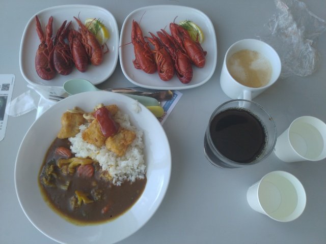 azyuki00's tweet photo. 立川IKEAでザリガニなう https://t.co/ScoYqKh6Dd