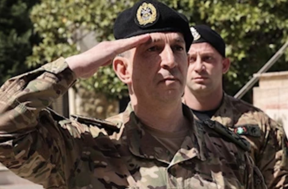 الموقف المسؤول والراقي والوطني بامتياز:
قائد الجيش اللبناني العماد رودولف هيكل: أستقيل ولا أَسفك الدماء. 
ليتهم يتعلّمون منه كيف يكون "رمز وحدة الوطن" 🇱🇧
<a href="/LebarmyOfficial/">الجيش اللبناني</a> 
<a href="/LBpresidency/">Lebanese Presidency</a>