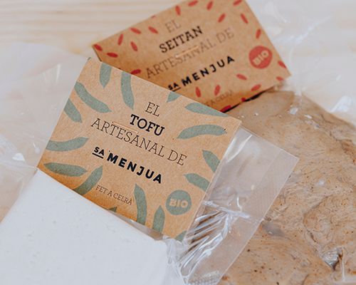 🍲 Des de #Celrà, al Gironès, Sa Menjua ofereix cuina ecològica i de proximitat: tofu, seitan, càterings i molt més. 🌾
🔗 Un projecte que ja forma part del mapa de l'ESS #pamApam
pamapam.cat/directori/menj…