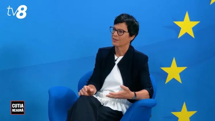 Moldova may open all negotiation clusters in the same year - something unprecedented- due to the high speed of aligning its legislation to EU legislation, EU Commissioner for Enlargement Marta Kos announced yesterday on Moldovan tv

tv8.md/2025/08/28/vid…