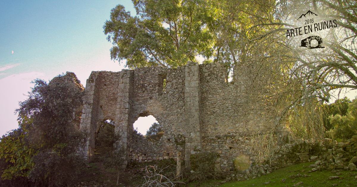 #BuenosDias desde el #Convento de los Frailes Viejos en #Alburquerque. Fundado en el siglo XVI en la falda de la sierra de Frailes Viejos, de donde toma su nombre y tuvo una importante actividad vinculada con Alburquerque hasta 1634. buff.ly/2E9Vlna