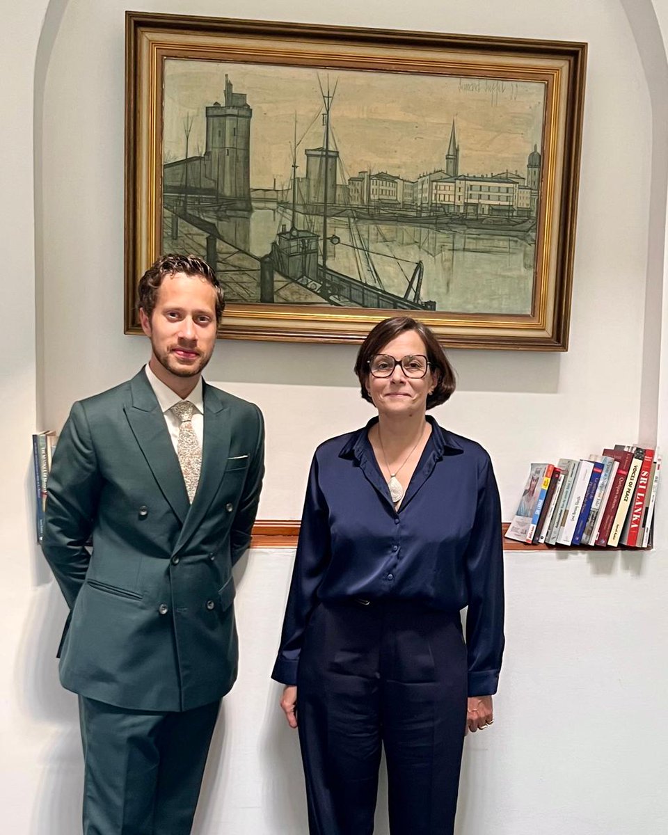 .<a href="/mnduris/">mnduris</a> DHOM wraps up 2y in🇱🇰to take up a new adventure. She met her counterparts during a lunch to introduce her successor <a href="/MatthieuJohn/">Matthieu John</a>. <a href="/mnduris/">mnduris</a> 's commitment to excellence &amp; dedication has greatly contributed to further strengthen🇱🇰🇫🇷relations. 🙏