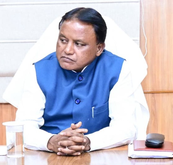 otvkhabar's tweet image. #SC/STଙ୍କ_ଉତ୍‌ଥାନ_ଜରୁରୀ_ ମୁଖ୍ୟମନ୍ତ୍ରୀ
-SC/ST ଜାତୀୟ ସମ୍ମିଳନୀରେ ମୁଖ୍ୟମନ୍ତ୍ରୀ ମୋହନ ମାଝୀଙ୍କ ସମ୍ବୋଧନ
-ଦେଶର ବିକାଶ ପାଇଁ SC/STଙ୍କ ଉତ୍‌ଥାନ ଜରୁରୀ କହିଲେ ମୁଖ୍ୟମନ୍ତ୍ରୀ
-ଓଡ଼ିଶା ଜନସଂଖ୍ୟାର ୪୦% ହେଉଛନ୍ତି ଆଦିବାସୀ ଓ ଦଳିତ
-୨୩% ଆଦିବାସୀ ଓ ୧୭ ପ୍ରତିଶତ ହେଉଛନ୍ତି ଦଳିତ
-ନିକଟରେ ନିଟ୍‌ ପାସ କରିଥିବା ଦିଦାୟୀ…