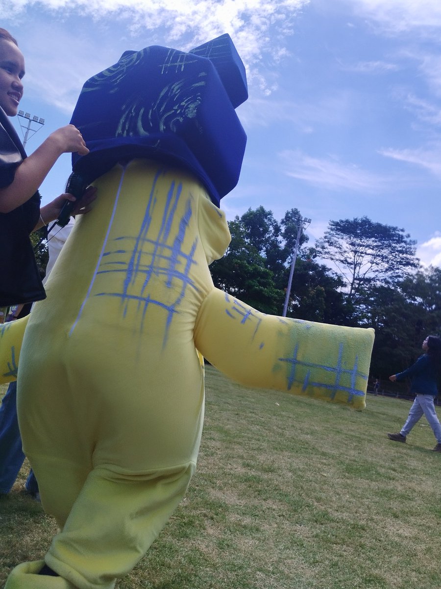 greymauitb's tweet photo. Perasaan saya sangat bahagia bisa mengikuti day 3

hal yang paling berkesan day 3 adalah interfak

judul lagu: Terbuang dalam waktu 

lima nama : alma, shali, sinta, keke, yopin

#Day3MenjadiVenturions 
#LifeLongLearner 
#MengakarKuat 
#OSKMITB2025
#KATITB2025 https://t.co/Nk96TK0Vpz
