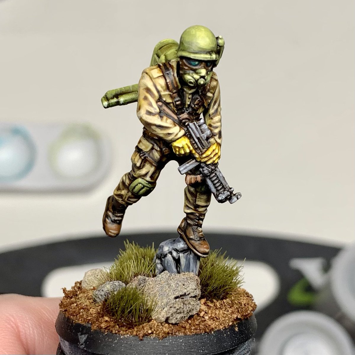 Aside from doing the black on the base rim my US Firefly Infantryman for Konflikt 47 is done! 

What do you think?

#warlordgames #konflikt47 #paintingminiatures #boltaction