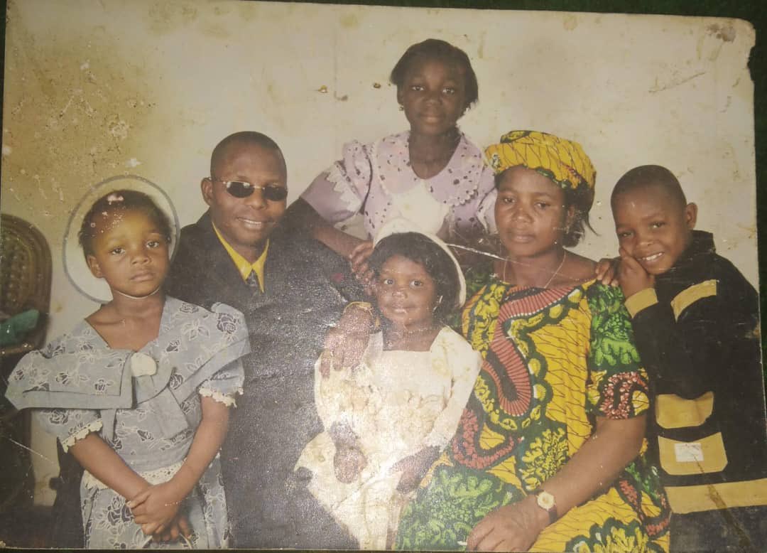 _Kamor's tweet image. My baby and I since day one johhh 🥰. 
Happy birthday mummy ❤️🎂

P.S: Photographers were @_Myrrhcee greatest phobia. She finished crying😭😂.