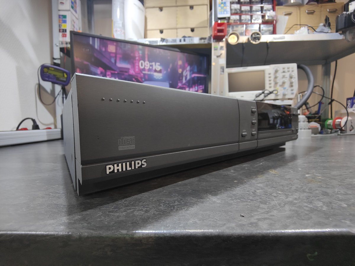 CabriDIY - Streamer réparateur de console Rétro (@cabridiy) on Twitter photo Aujourd'hui on attaque ENCORE cette Philips CDi 210 😮
C'est sur twitch.tv/cabridiy Aujourd'hui on attaque ENCORE cette Philips CDi 210 😮
C'est sur twitch.tv/cabridiy