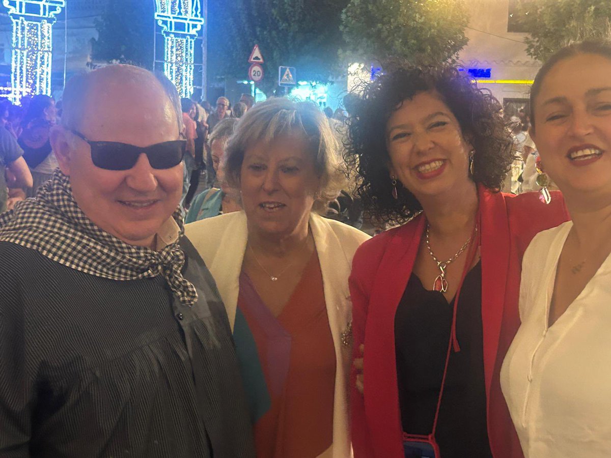 PSOE Badajoz /❤️ (@psoebadajoz) on Twitter photo ✨ ¡Fiestas en Gévora! ✨Hasta el domingo, la pedanía se llena de música, alegría y vida compartida 🌸 La hospitalidad gevorense se convierte en la mejor invitación 🎶 Y allí estuvieron <a href="/silgoncha/">Silvia González /♥️</a> <a href="/nuriacabaprove/">Nuria Cabanillas</a> Sara Durán rodeadas de buenos amigos y amigas 🎉
#VamosConBadajoz ✨ ¡Fiestas en Gévora! ✨Hasta el domingo, la pedanía se llena de música, alegría y vida compartida 🌸 La hospitalidad gevorense se convierte en la mejor invitación 🎶 Y allí estuvieron <a href="/silgoncha/">Silvia González /♥️</a> <a href="/nuriacabaprove/">Nuria Cabanillas</a> Sara Durán rodeadas de buenos amigos y amigas 🎉
#VamosConBadajoz