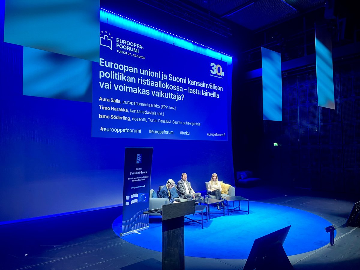 Eurooppa-foorumi (@eurooppafoorumi) on Twitter photo Tuleeko rauha Ukrainaan, suuntaako Venäjä painetta Suomeen, natiseeko Nato todella liitoksissaan? Pienellä näyttämöllä käynnistyi Turun Paasikivi-Seuran keskustelu, jossa europarlamentaarikot Aura Salla ja <a href="/TimoHarakka/">Timo Harakka 🏳️🌈🇫🇮🇺🇦 💚 Äänekosken Huima</a> Turun Paasikivi-Seuran puheenjohtajan, dosentti ja Tuleeko rauha Ukrainaan, suuntaako Venäjä painetta Suomeen, natiseeko Nato todella liitoksissaan? Pienellä näyttämöllä käynnistyi Turun Paasikivi-Seuran keskustelu, jossa europarlamentaarikot Aura Salla ja <a href="/TimoHarakka/">Timo Harakka 🏳️🌈🇫🇮🇺🇦 💚 Äänekosken Huima</a> Turun Paasikivi-Seuran puheenjohtajan, dosentti ja
