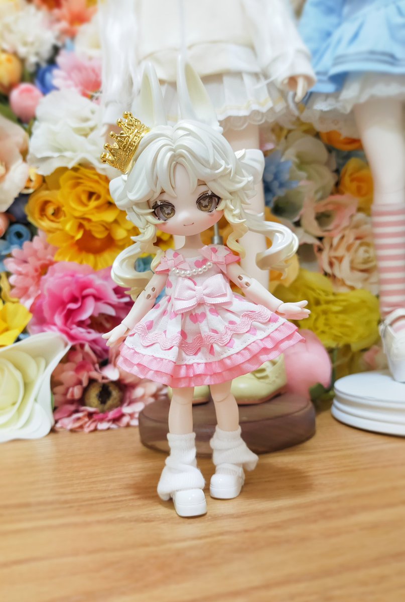 濃いめピンクは好きですか？

(ネットで買ったフリルが思ってたのと違う色味だったものの、せっかくなので使ってみる)