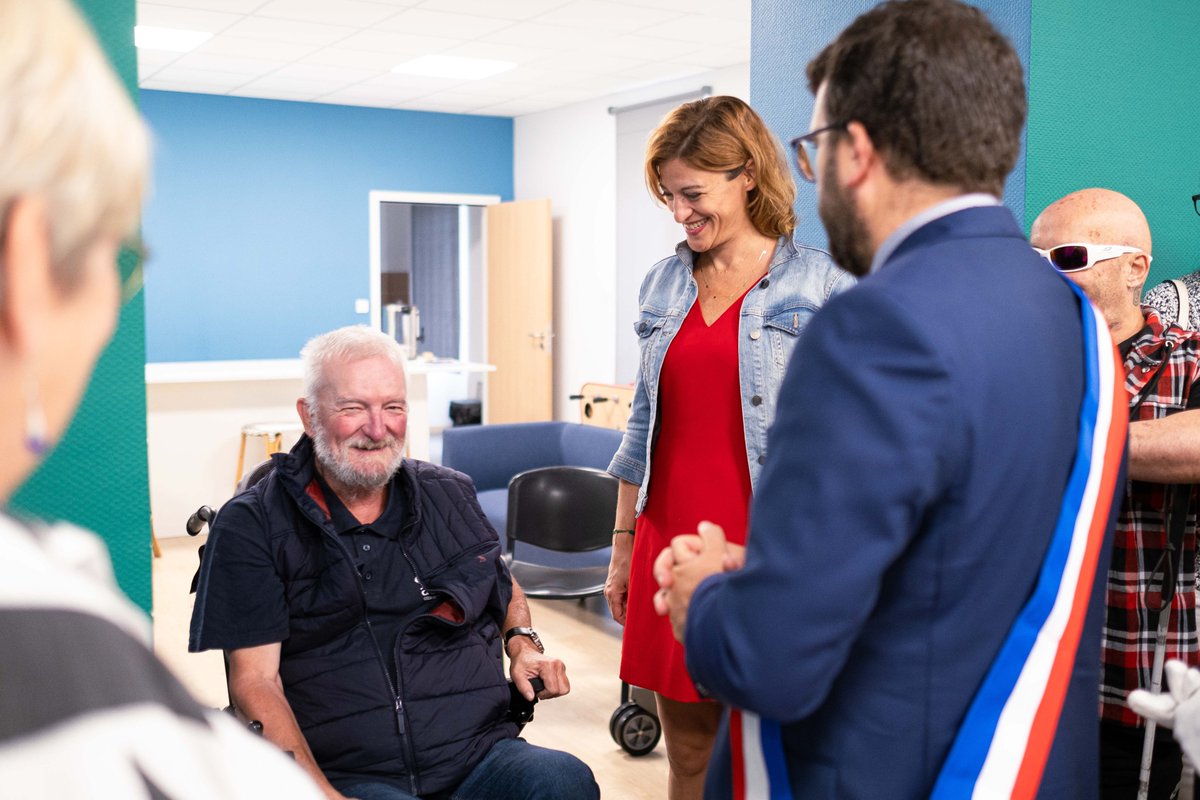 #Inclusion | Dans le cadre de son déplacement, <a href="/juliettemeadel/">Juliette Méadel</a>, ministre déléguée chargée de la Ville, est venue à leur rencontre ce jeudi afin de découvrir les dispositifs existants et d’échanger directement avec les jeunes ainsi qu’avec l’ensemble des acteurs locaux.