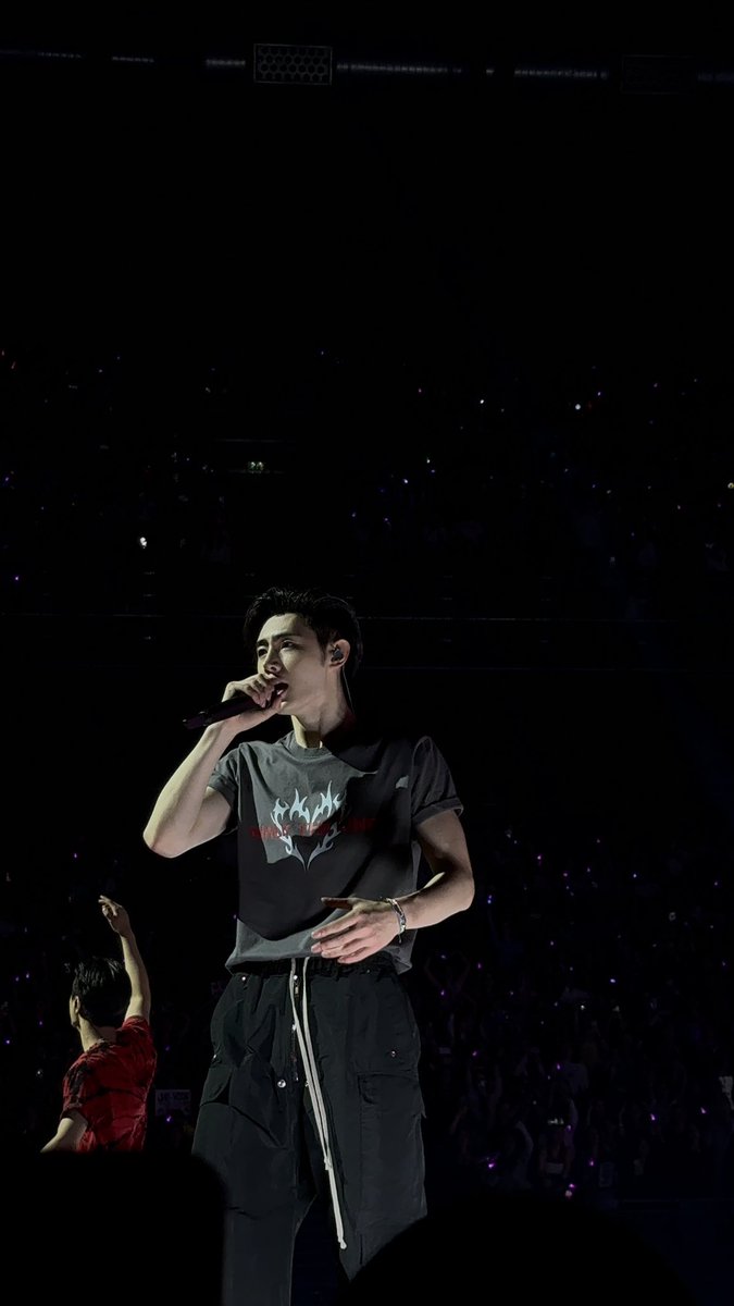 Excuse me?!?

#ENHYPEN 
#WALKTHELINE_IN_AMSTERDAM 
#SUNGHOON 
#ENHYPEN_SUNGHOON