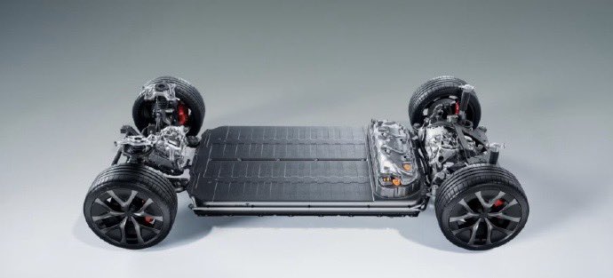 Las 2 mejoras más notables en el rendimiento del Model Y en Europa 😎

1- Está equipado con el último motor "Performance 4DU", que ofrece una potencia total de 460 CV. La potencia se distribuye a las cuatro ruedas, lo que permite una aceleración de 0 a 100 km/h en tan solo 3,5