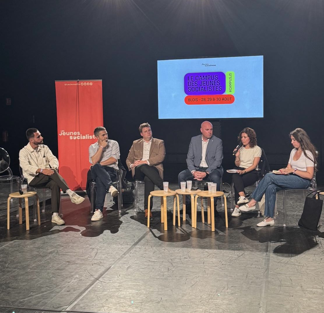 En tant que socialiste, il est important de défendre coûte que coûte l’universalité du logement social !

Merci à <a href="/PEV_13/">P-E Vidal</a>, <a href="/AudreyGatian/">Audrey Gatian</a>, <a href="/SimonUzenat/">Simon Uzenat</a> et <a href="/sebastienfagnen/">Sébastien Fagnen</a> pour ce débat qui montre l’urgence de repenser nos politiques publiques de logement 🌹