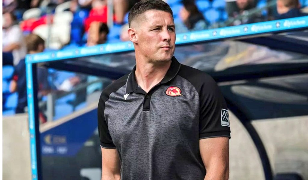 "If you look at the NRL's quick rucks and the fatigue they introduce to the game you see exciting tries... but you struggle to create anything here at the moment. It is so difficult to create any momentum."

Joel Tomkins slams 'slow' Super League. 
facebook.com/share/p/15uCnx…
❤️💛