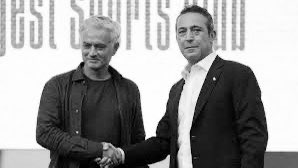 SON DAKİKA | 

Fneerbahçe tarihinin en başarısız başkanı Ali Koç, 8. senesinde yediği hocalar listesine Jose Mourinho’yu ekledi.