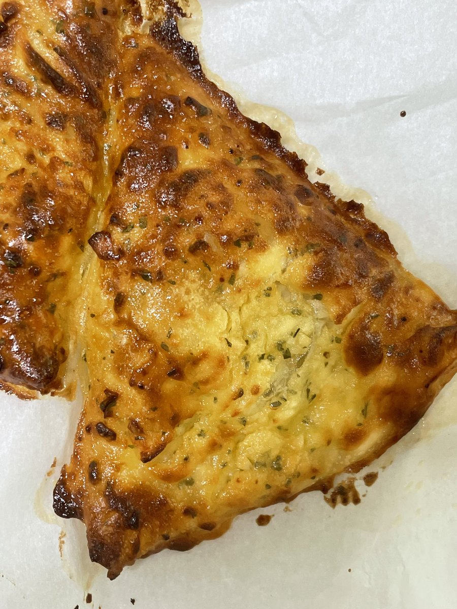timepatroll1's tweet photo. 라이스페이퍼마늘빵 너무 맛잇어서
눈물납니다
레시피는 타래에 적겟어여 https://t.co/CYGBZo5p79