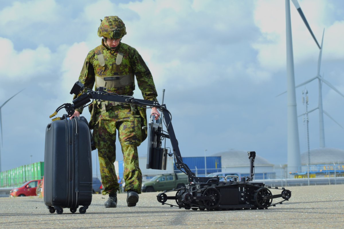 🌊⚓ #SandyCoast25: 🇧🇪 🇳🇱 🇪🇪 &amp; <a href="/SNMCMG1/">SNMCMG1</a> train side by side in the North Sea &amp; Eemshaven.
Together we clear mines, protect ports &amp; safeguard vital infrastructure against threats at sea. 💪
#BelgianNavy #NATO #MaritimeSecurity
<a href="/kon_marine/">Koninklijke Marine</a> <a href="/NATO_MARCOM/">NATO Maritime Command</a>