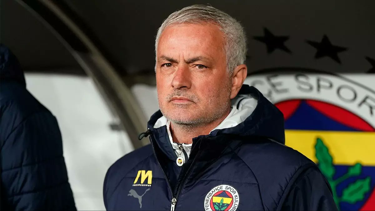 Günün en güzel haberi. Çok şükür gitmiş 💛💙
Mourinho 
Hayırlı cumalar
The and….
#Fenerbahçe