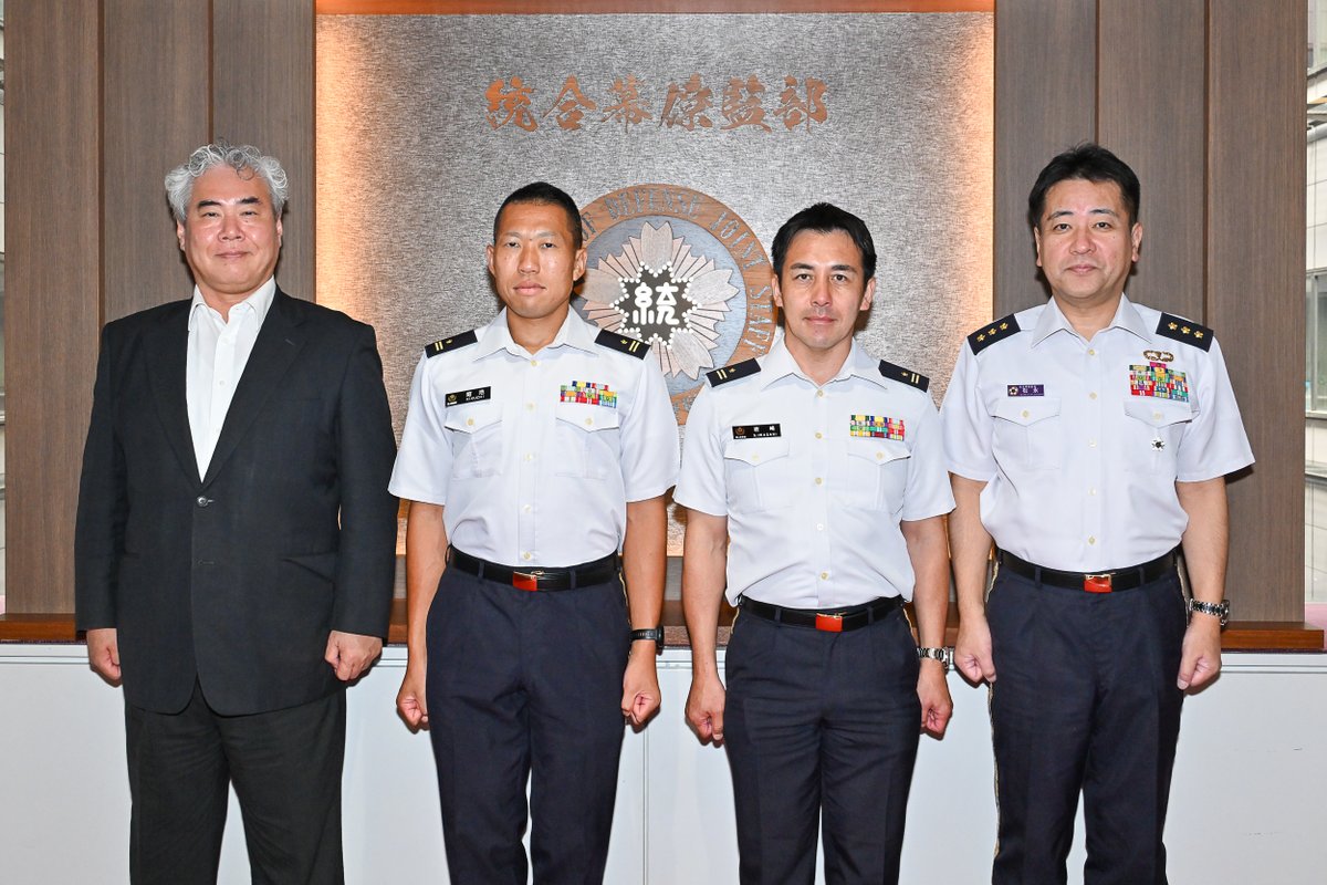JapanJointStaff's tweet photo. On August 28, #VCJJS LTG MATSUNAGA and Administrative VCJJS UEDA received departure reports from Major Iwasaki (Intelligence Staff Officer) and Major Kikuchi (Engineering Staff Officer),
#UNMISS https://t.co/xBvC8tqngq
