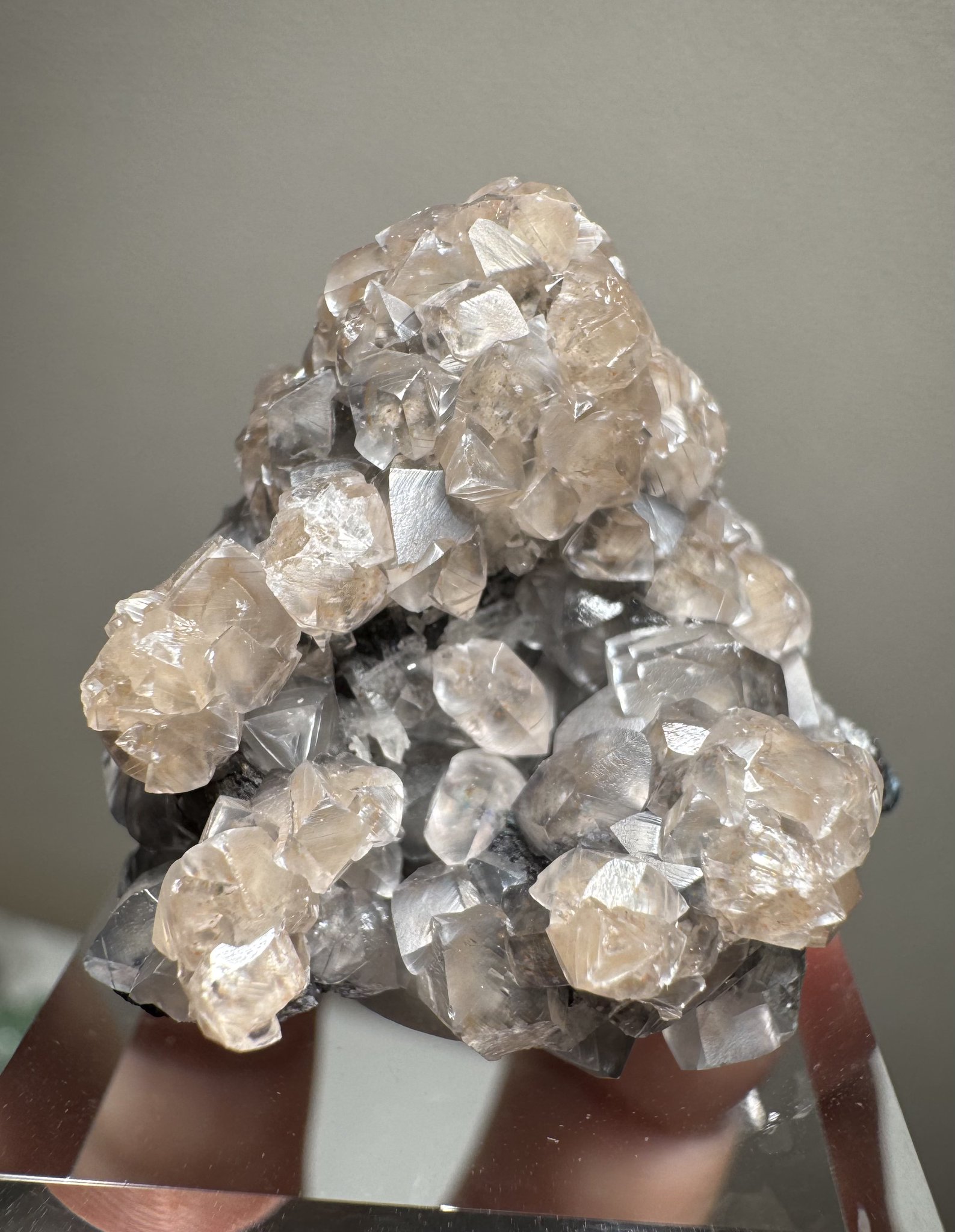 コレクター放出品　ナミビア・ツメブ鉱山産スミソナイト　サムネイル スミソナイト【Smithsonite】ナミビア産 | PEANUTS MINERALS