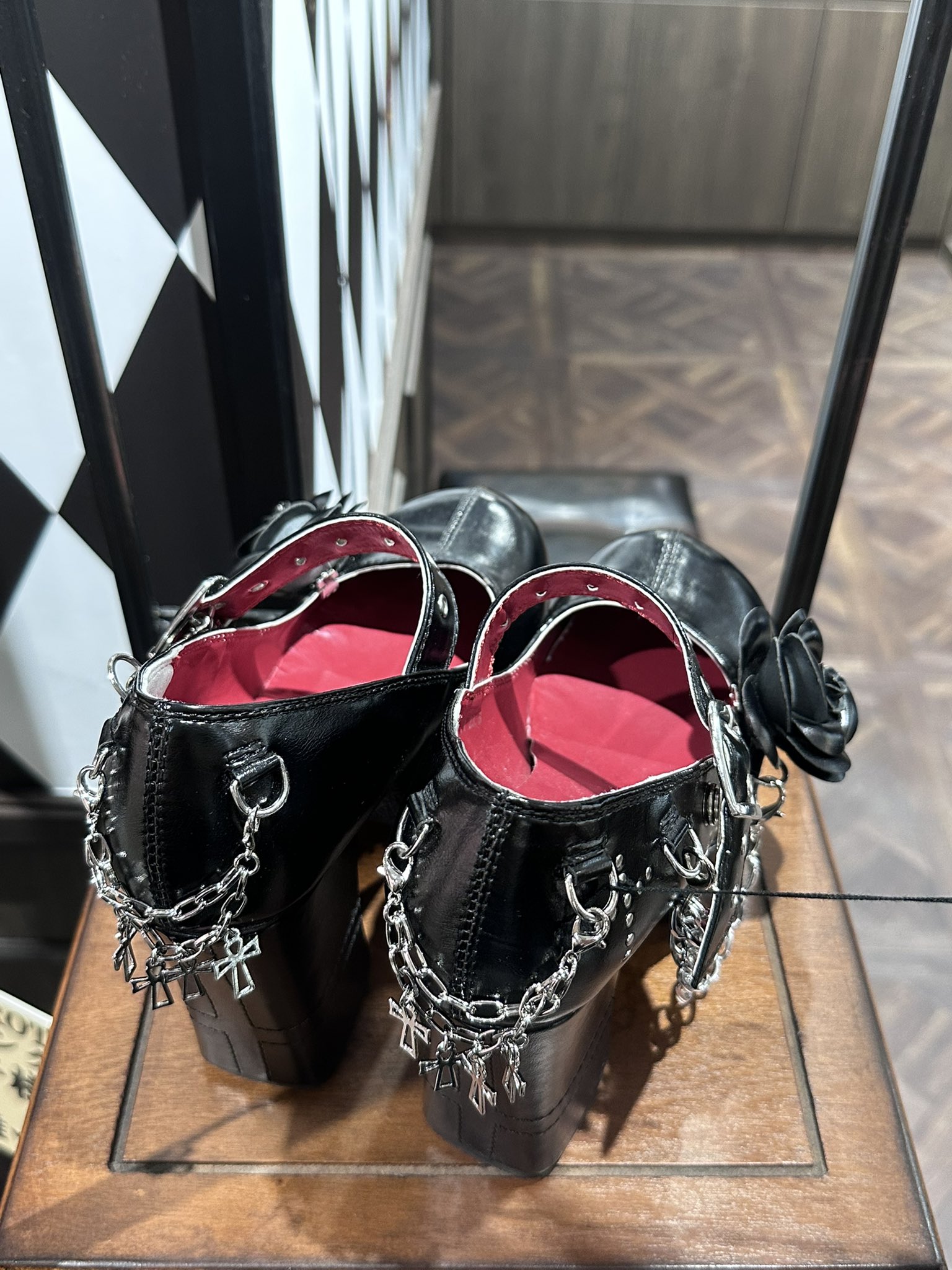 ATELIER PIERROT パンプス 🖤おすすめアイテム🖤 アトリエピエロのパンプスは約6cmヒールで