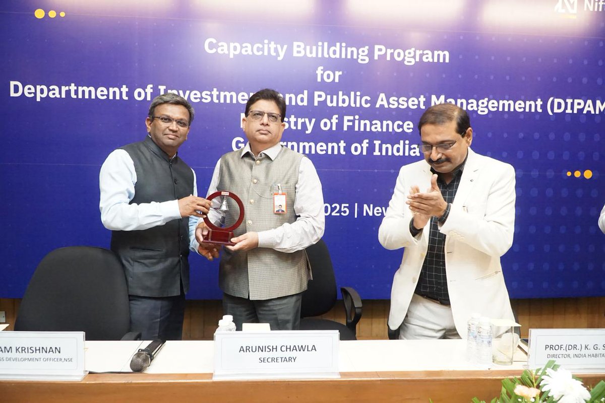 NSEIndia's tweet image. A Capacity Building Program was organised by NSE for the officials of the Department of Investment and Public Asset Management (DIPAM), Union Ministry of Finance, GoI at the India Habitat Centre, in Delhi, today.
(1/2)

#NSE #NSEIndia #DIPAM #DIPAMCapacityBuildingProgram