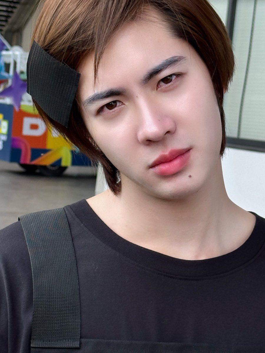 phuwanet_r tweet media