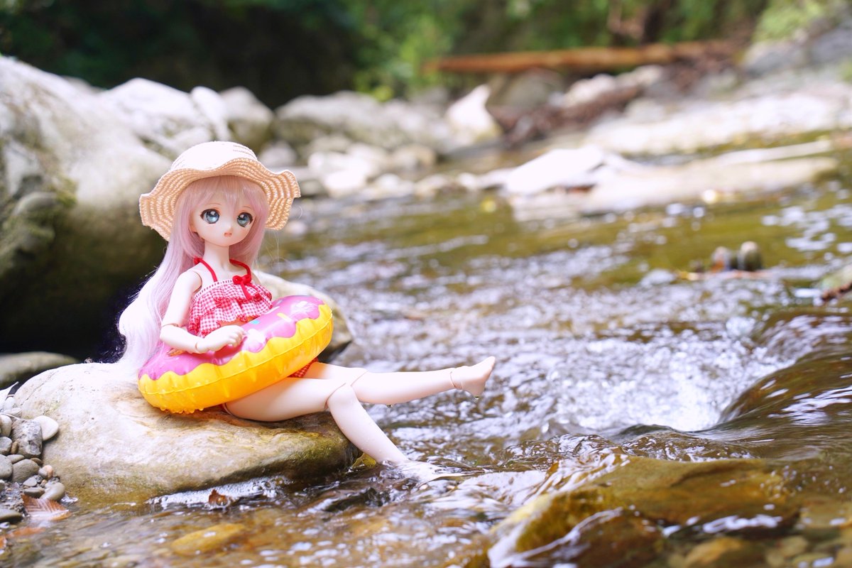 夏っぽく川遊びして涼んでます🏞️