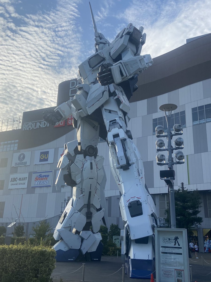 本日は、お台場にて業務❗️
帰りがけに、やはり見に行ってきました❣️
ちょっと、変形中に😊
ユニコーン、渋いなぁ。