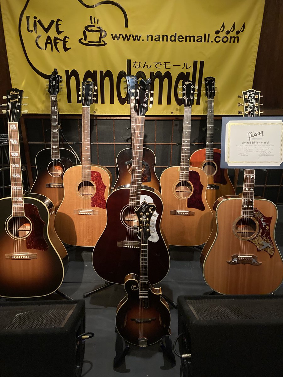 ittetsu_b's tweet photo. 先週末は昼は憧れの窓枠、夜はなんでモールでGibson弾き語りライブ✨
息つく間もなく明日は東山ガレージ！
初めての場所で楽しみです😊
遊びに来てねー！

8/24なんでモールGibson DAY
1.言葉
2.夏の終わりのハーモニー(井上陽水＆安全地帯)
3.宝島
弾き語りの人みたいって言ってもらった😊 https://t.co/cBghyPoDHl