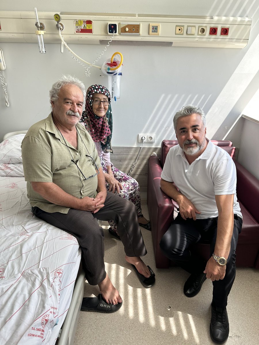 Hastanede yatmakta olan #Aksu #iyiparti Yönetim Kurulu üyemiz Sn Şemsettin Karakaya abimize geçmiş olsun ziyaretinde bulunduk. 

Kendisinin nezdinde tüm hastalarımıza ŞİFA  diliyoruz…

Hayırlı Cumalar 🤲

#iyiparti #MüsavatDervişoğlu #Cuma #Dua #şifa