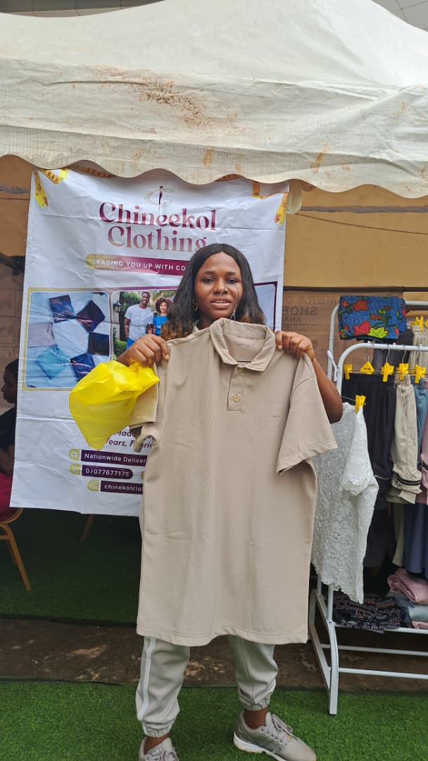 MaFrancPaints's tweet image. One thing you won&apos;t take away from @ChineekolClothn is neat finish. At the exhibition yesterday, the question on everybody&apos;s lips was &quot;did you sew this or is it foreign made?&quot;

The two pants I wore to the exhibition was made by her too.
Need joggers, polos etc? Send her a dm